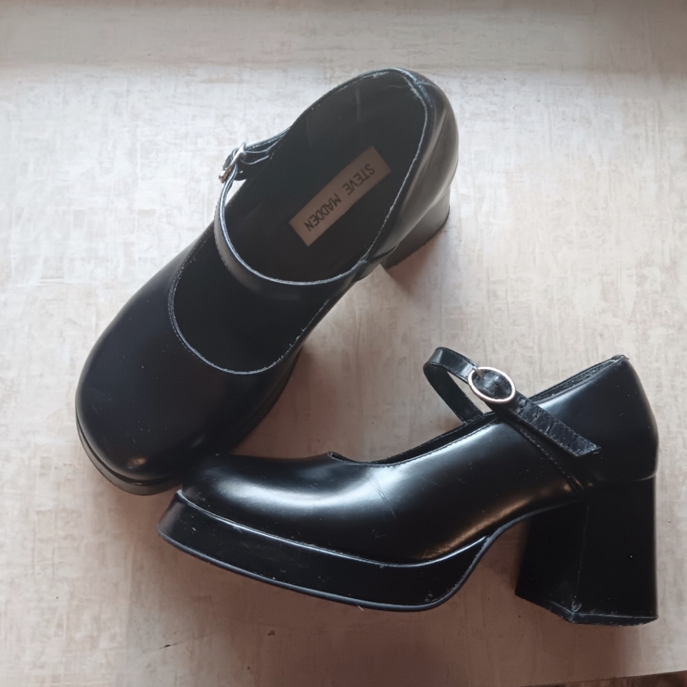 Steve Madden Mary Jane's Size 6.5